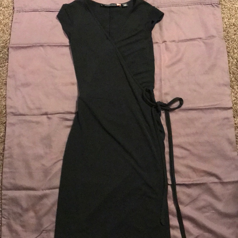 ⭐️Bundle 5 for $20⭐️ Black wrap dress